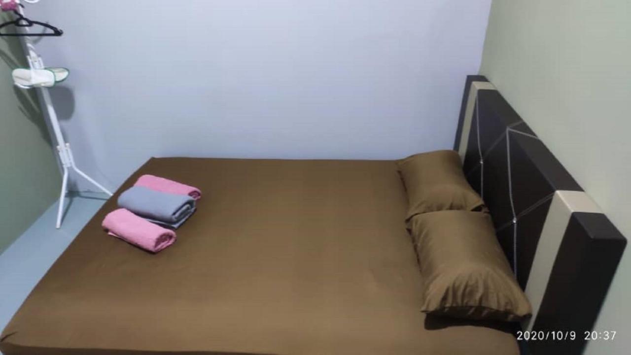 Ny Tropical Backpackers Hostel Desaru Exterior photo